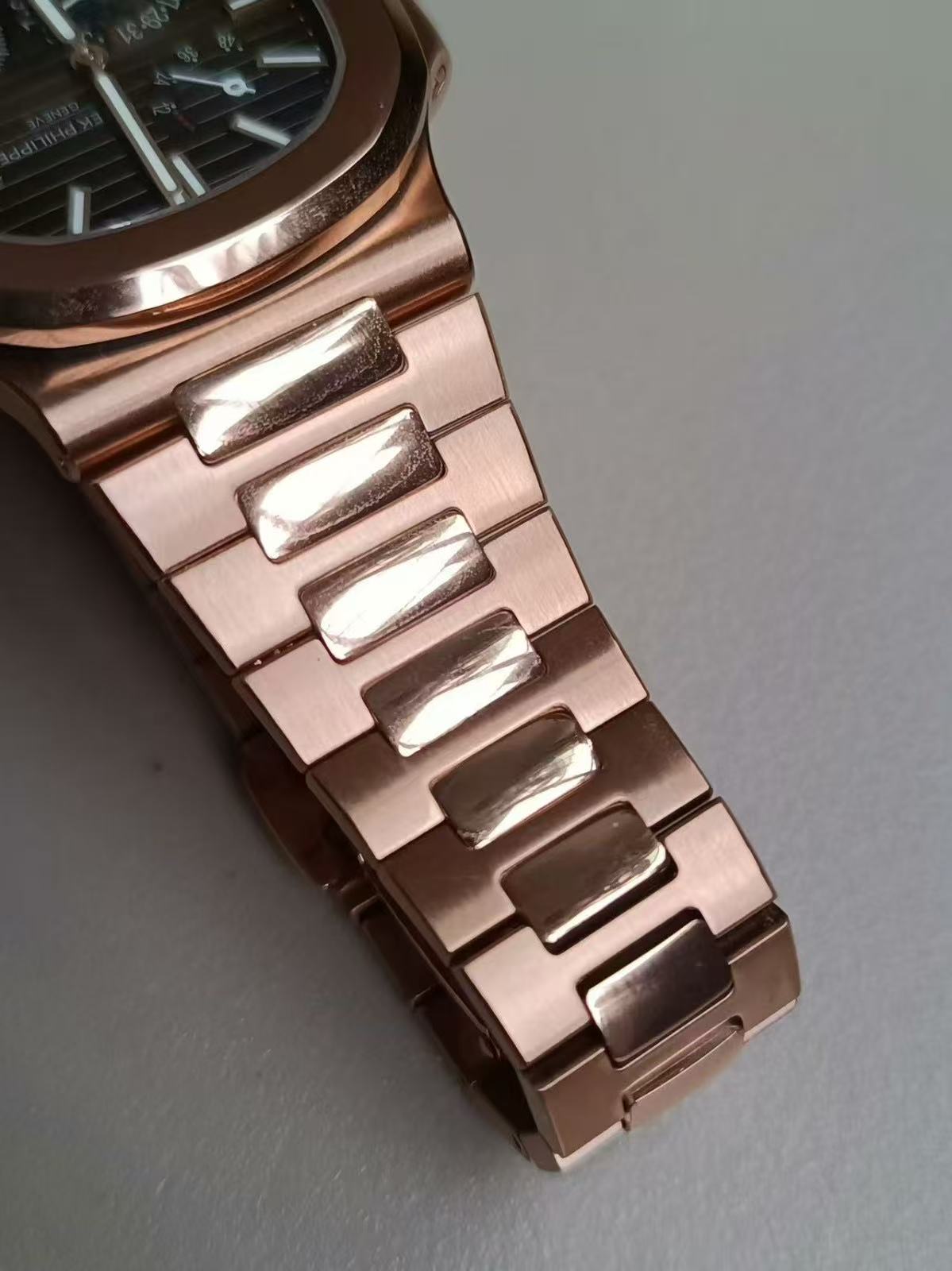 Rose Gold 5712