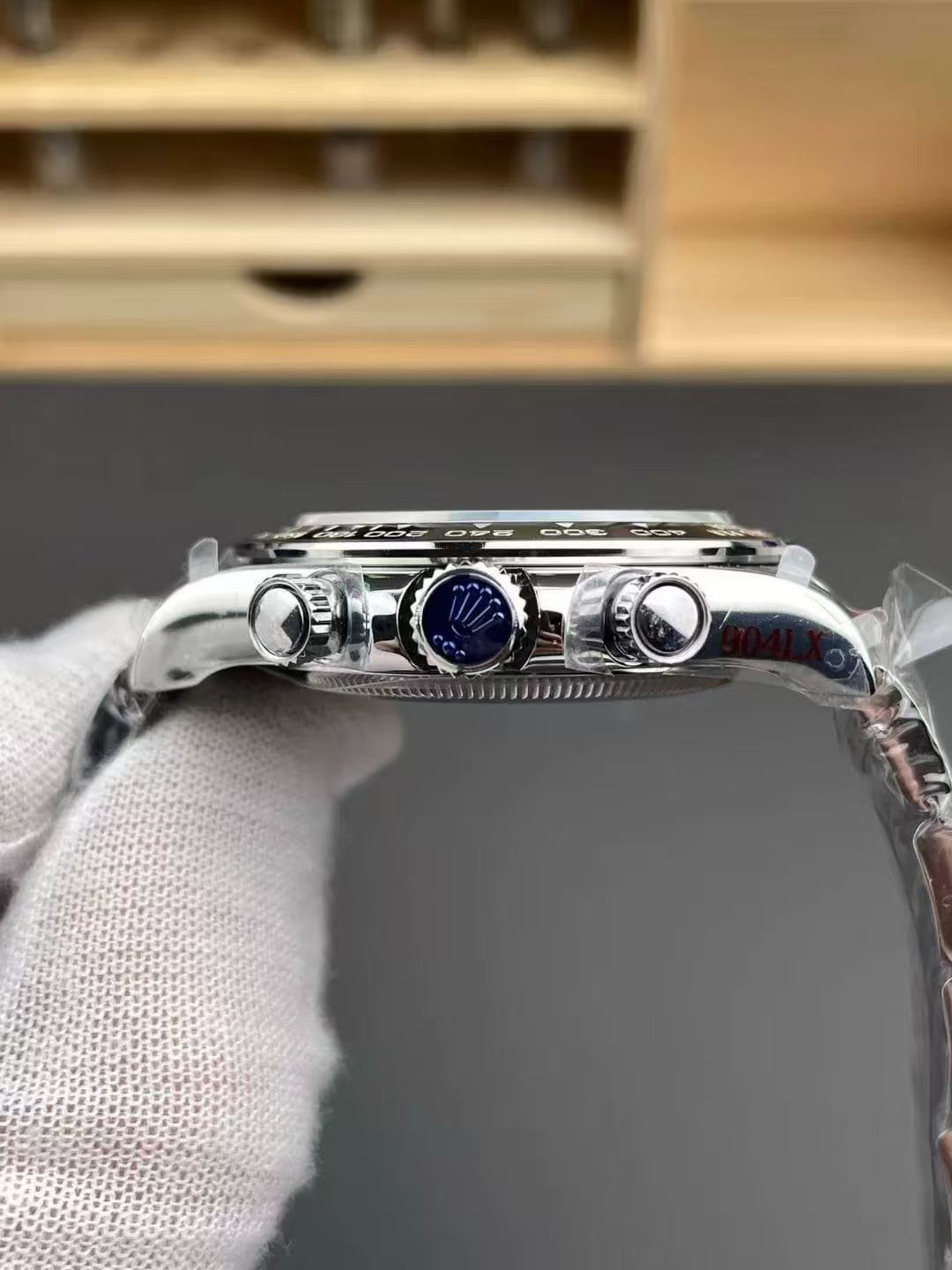 Le Mans 4132 mechanical watch