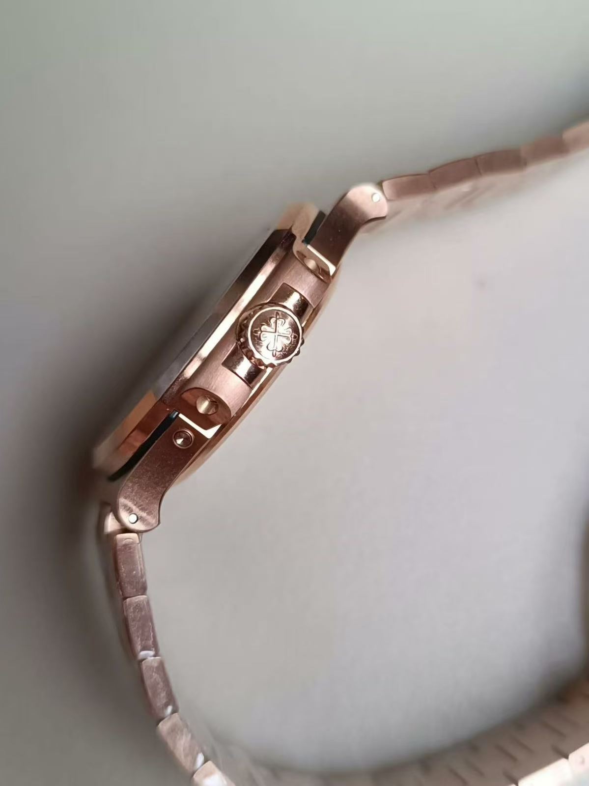 Rose Gold 5712