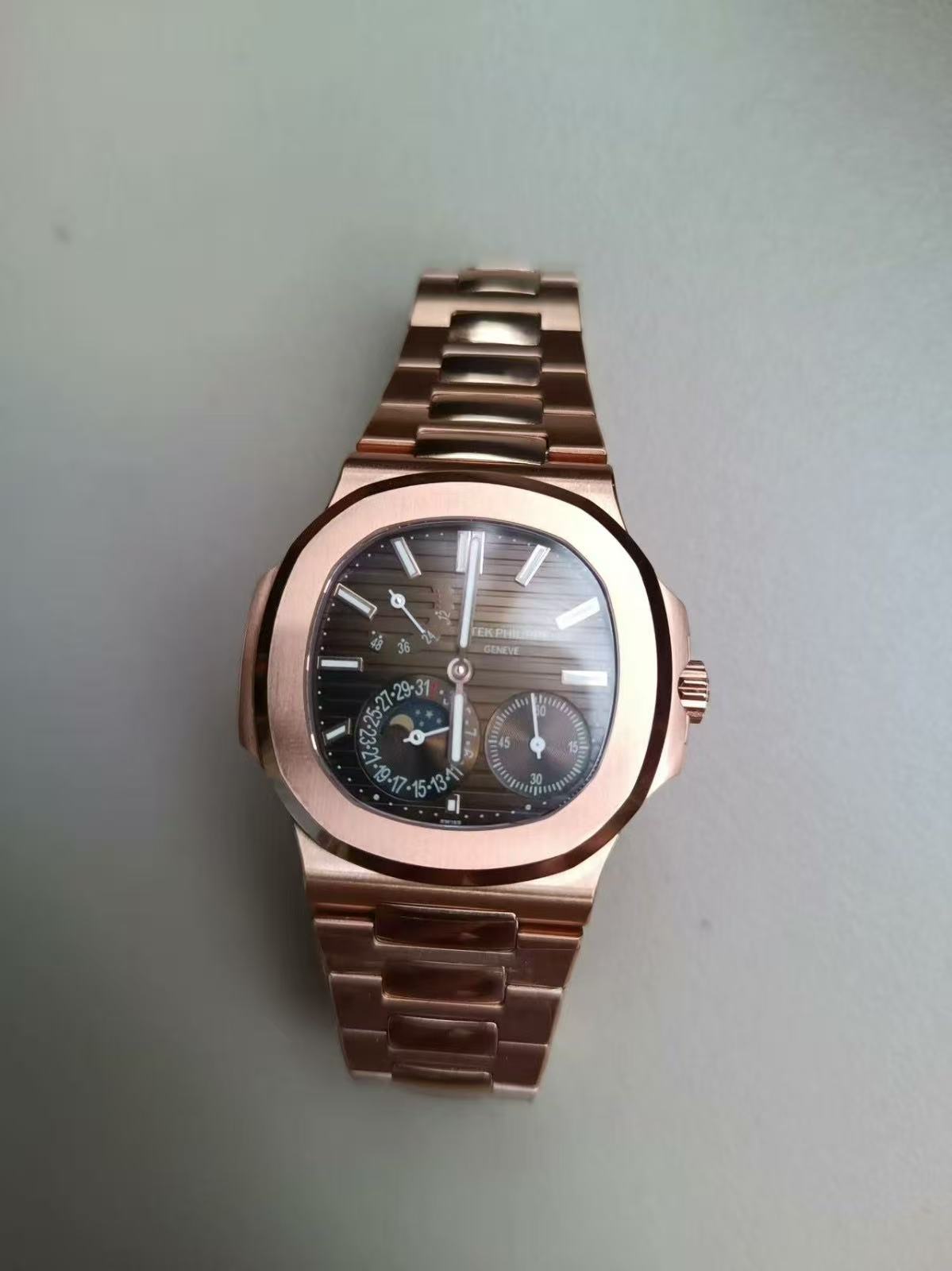 Rose Gold 5712