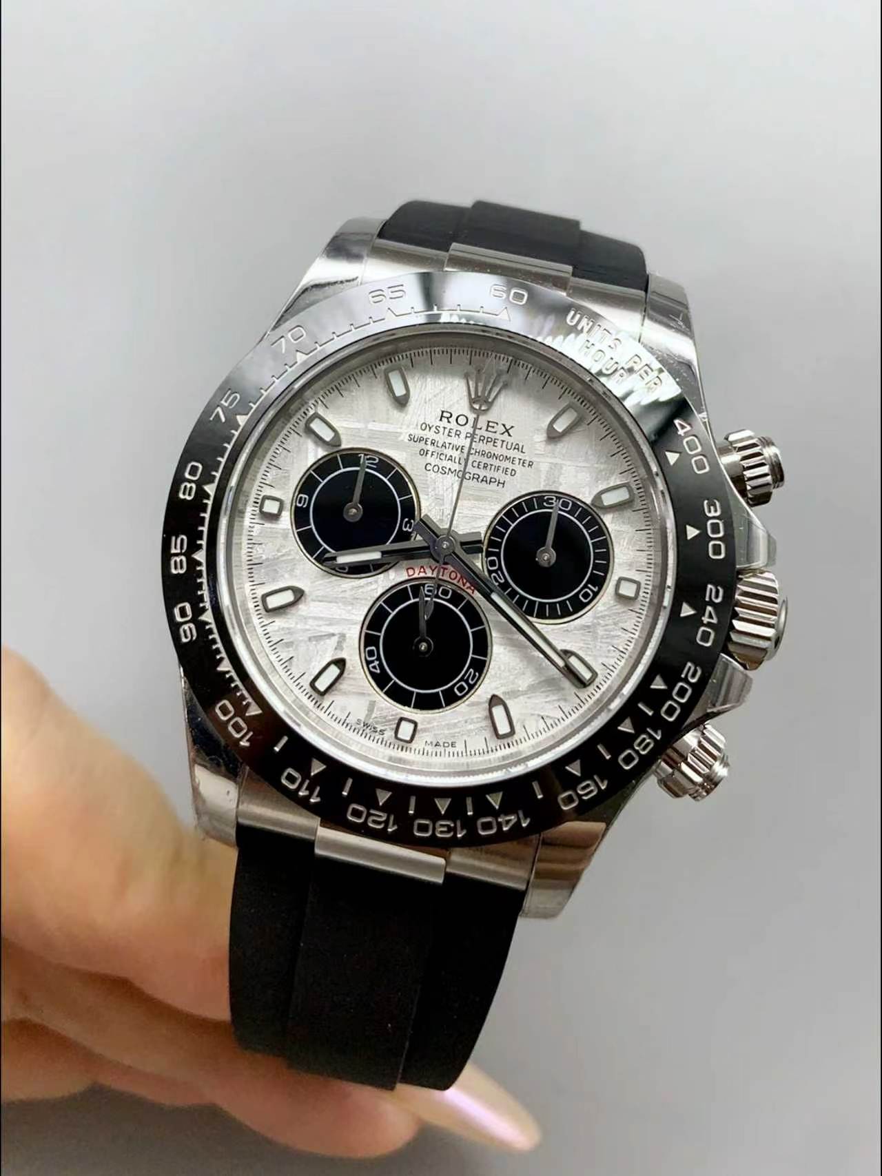 Rubber mechanical watch
