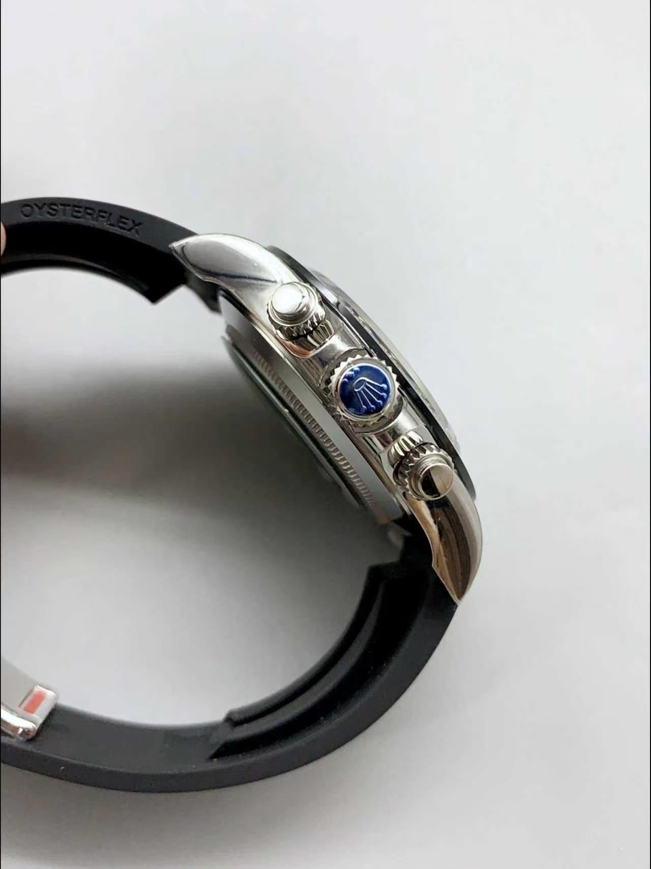 Rubber mechanical watch
