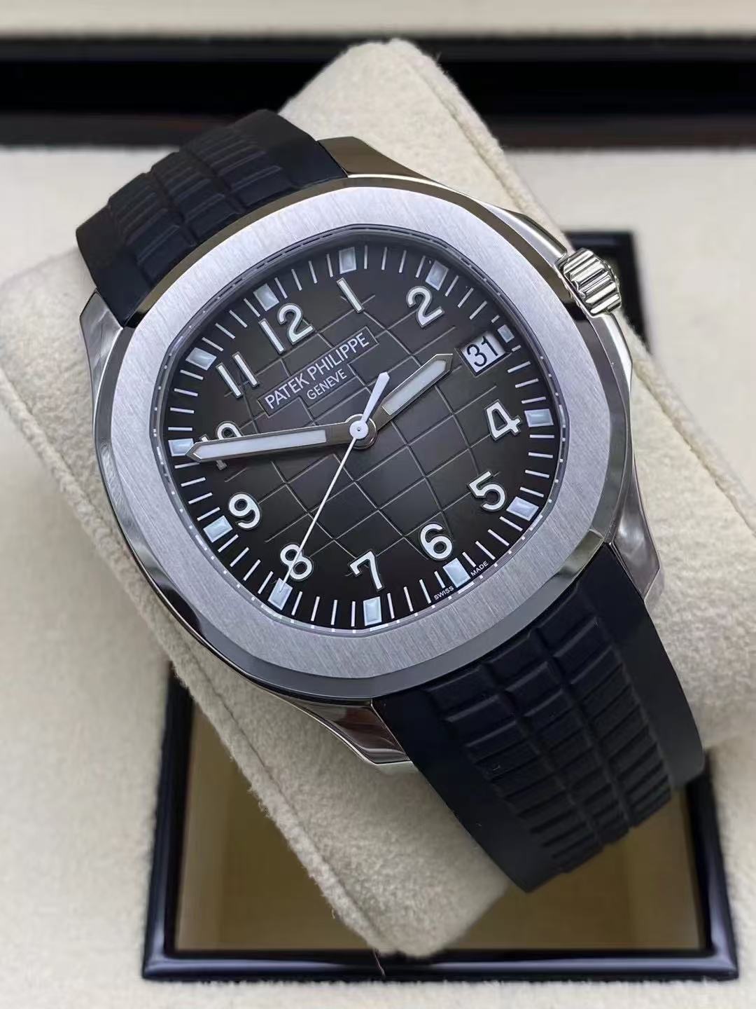 Rubber mechanical watch